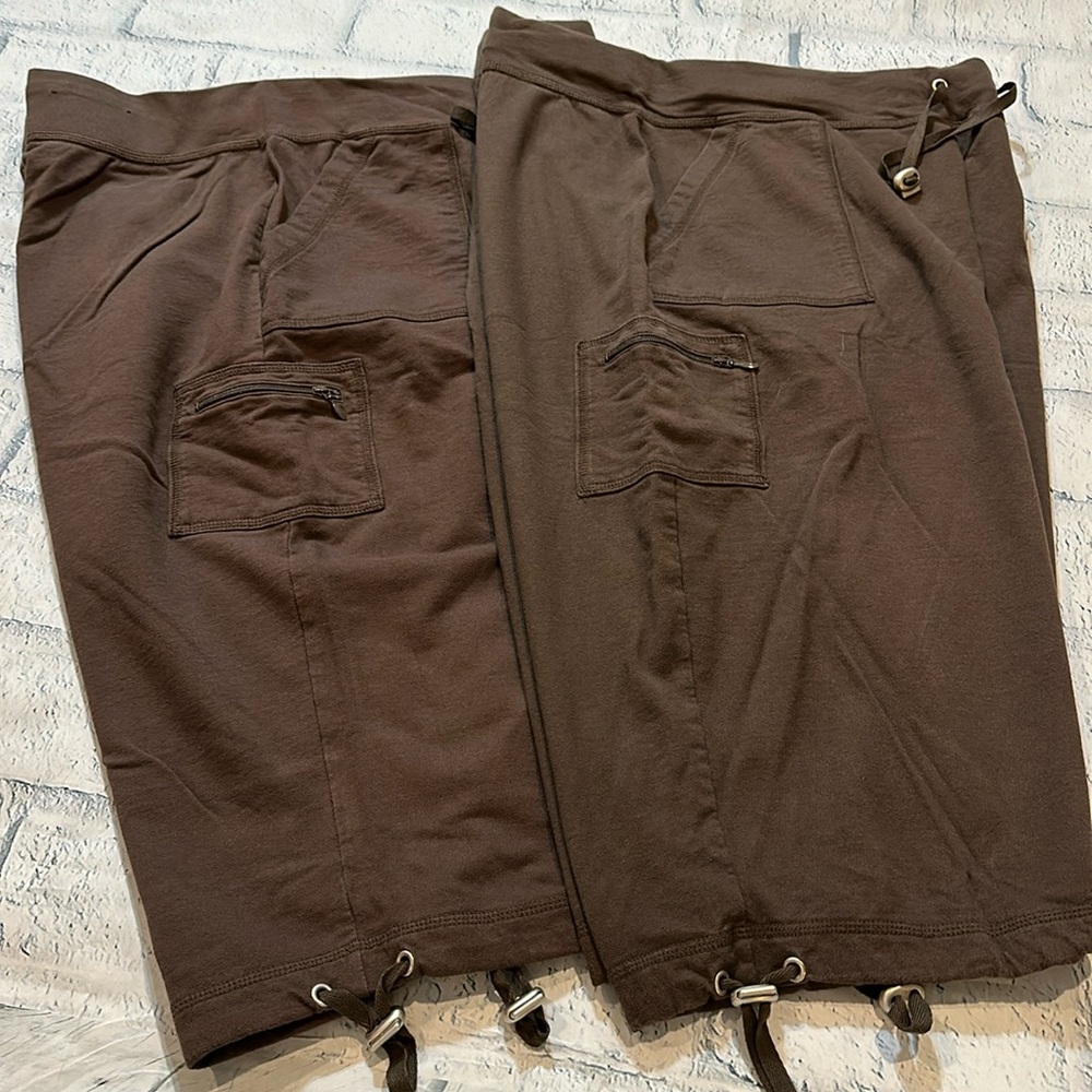 Avenue brown cargo Capri pants